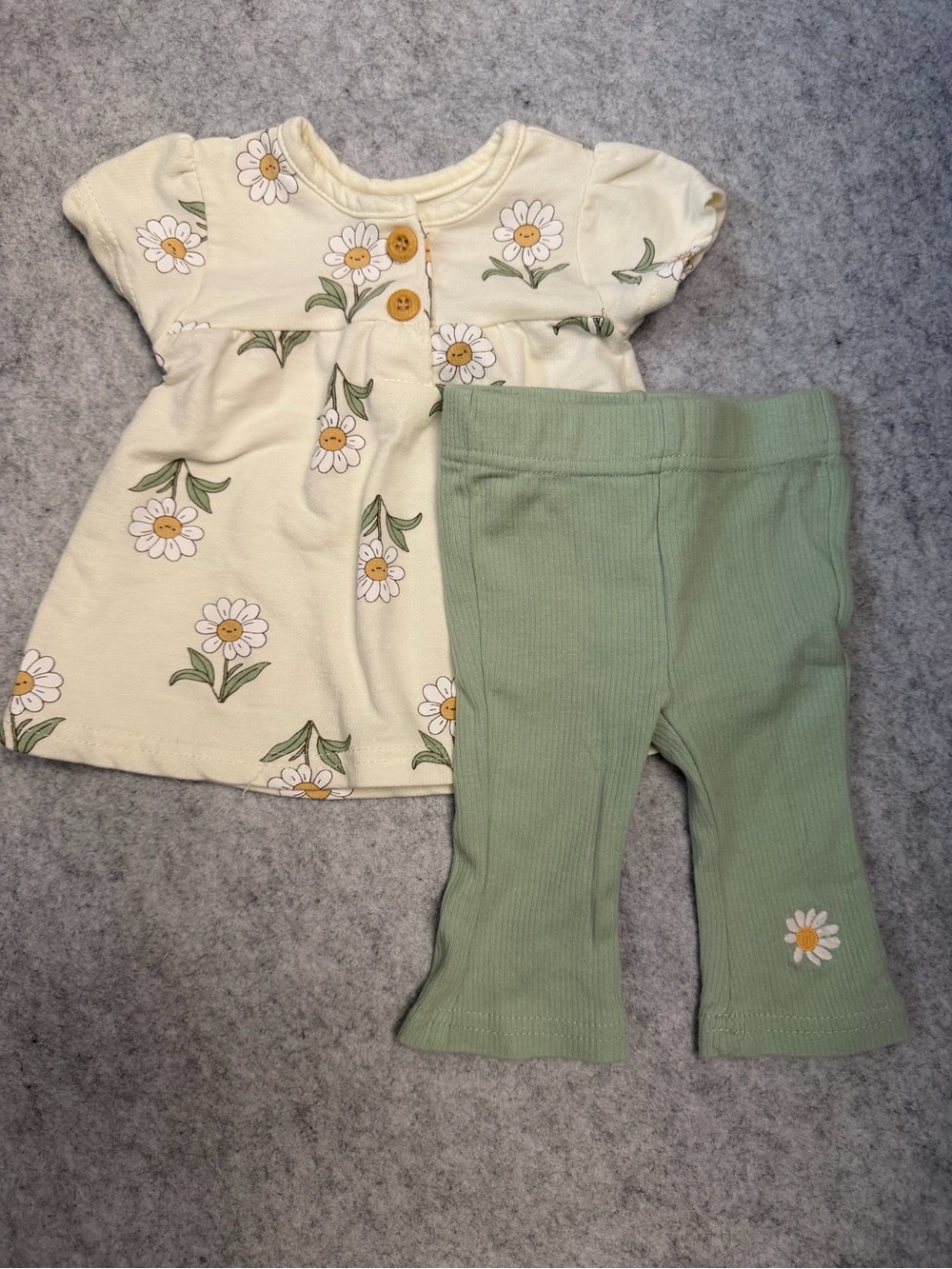 Kit + Pearl 2pc Daisy set 3mo
